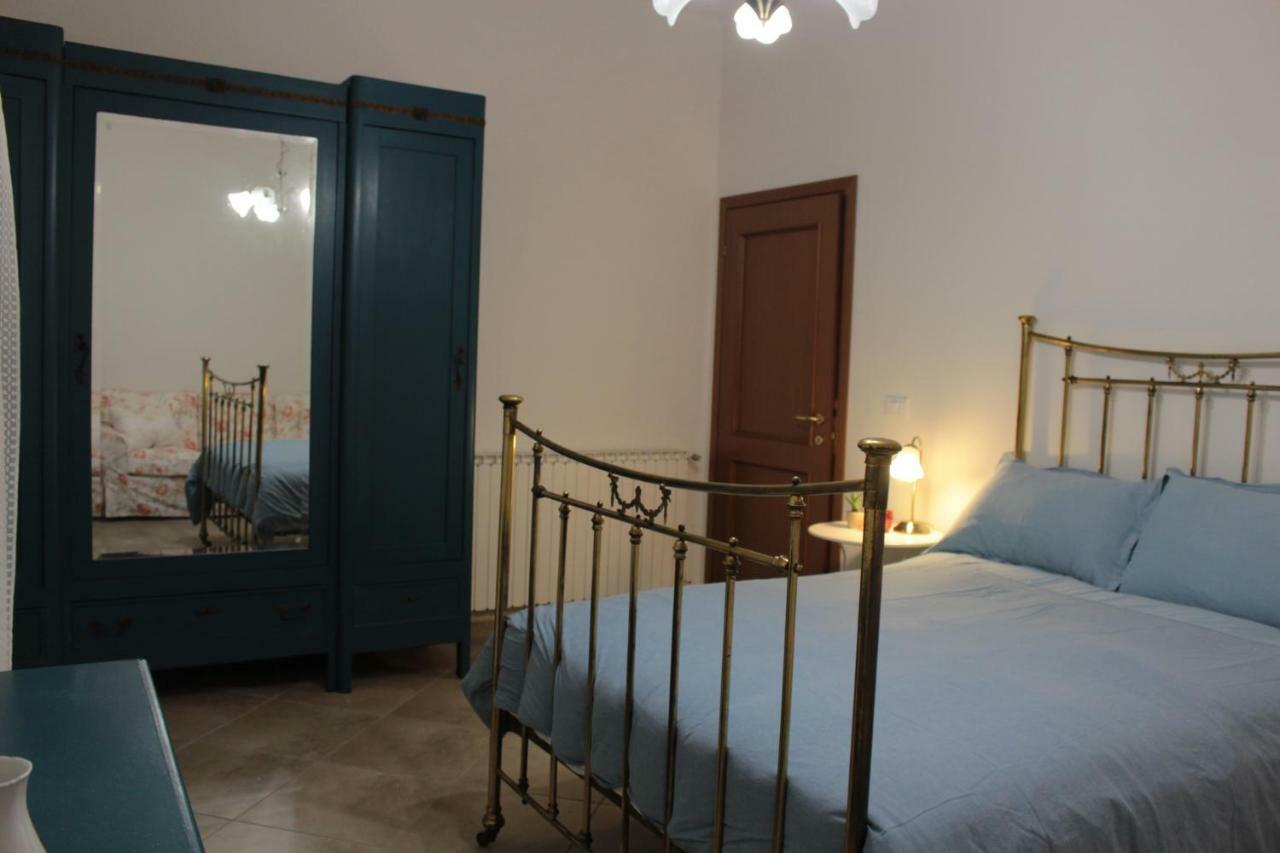 Villa Dei Tigli San Vicenzo di Galliera Kültér fotó