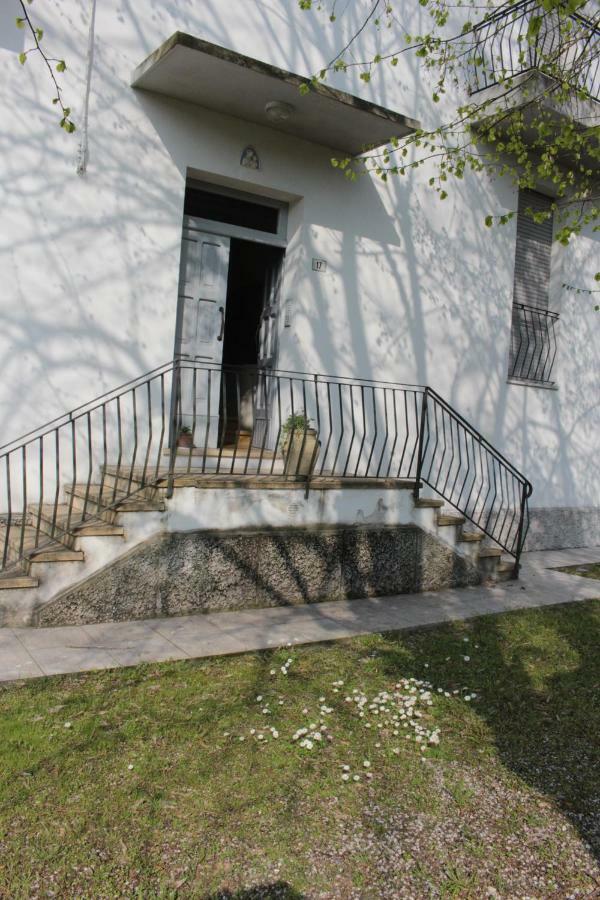 Villa Dei Tigli San Vicenzo di Galliera Kültér fotó